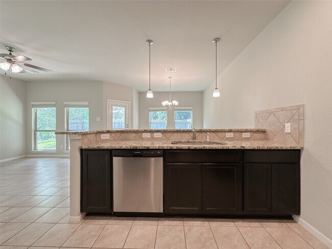 Foto del edificio - 105 Camelot Pl Ct