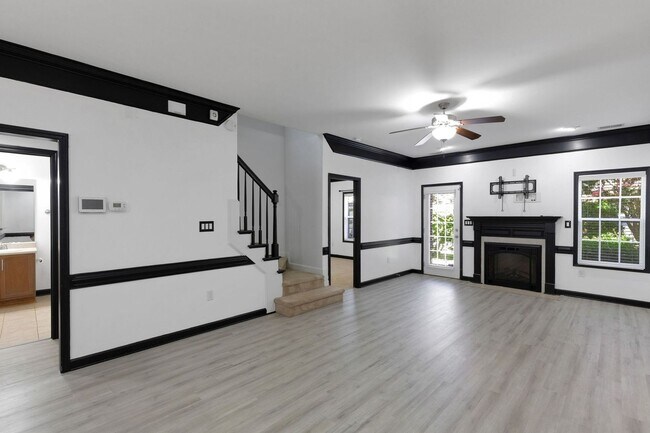 Foto del edificio - Spacious 3BR Townhome in Fayetteville