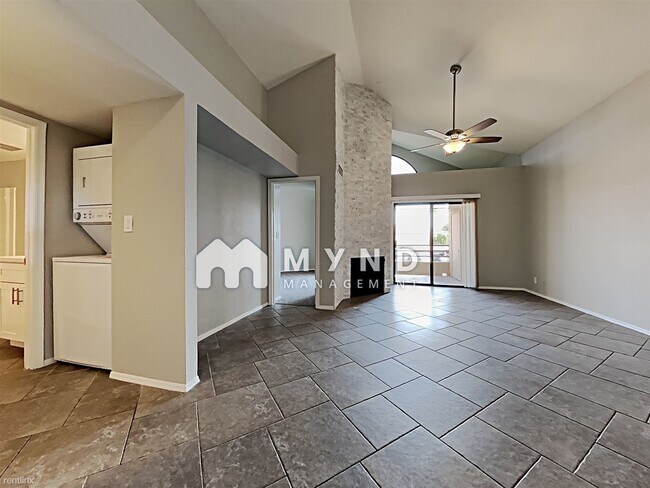 Foto del edificio - 10301 N 70th St
