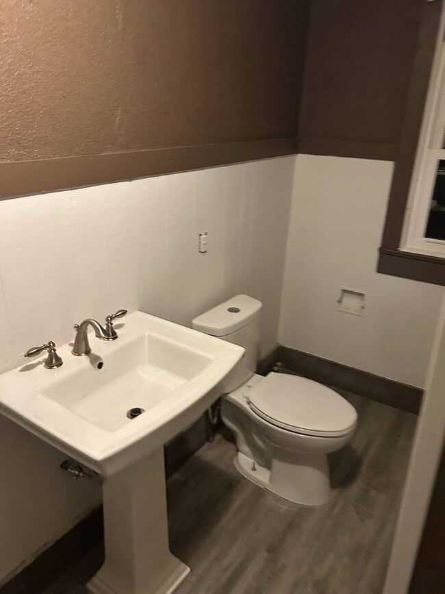 Building Photo - Spacious & Affordable 3-Bedroom Home