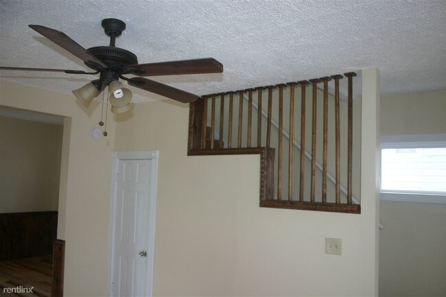 Foto del edificio - 3 br, 2 bath House - 825 Clyde St Clyde