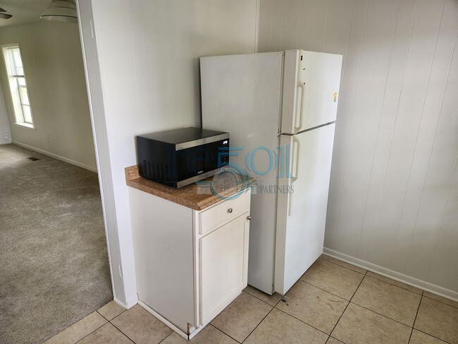 Building Photo - Great Apartment In Hillcrest across from Scott Field!!!!!