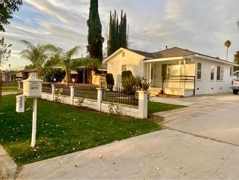 Foto del edificio - 3647 Elliotta Dr