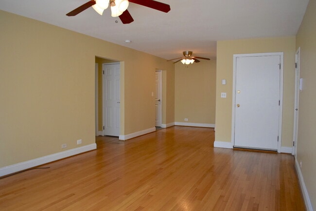 Foto del edificio - 1951 Euclid Ave