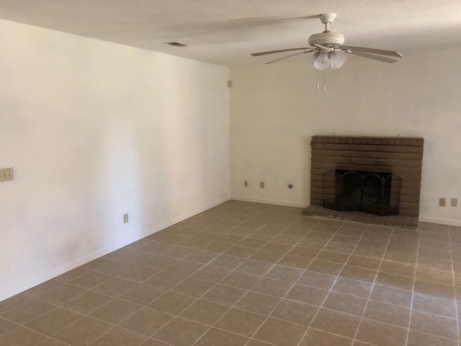 Building Photo - 9831 Gentle Ben Court Stockton CA 95209
