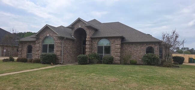 Building Photo - 3606 Sylvia Dr