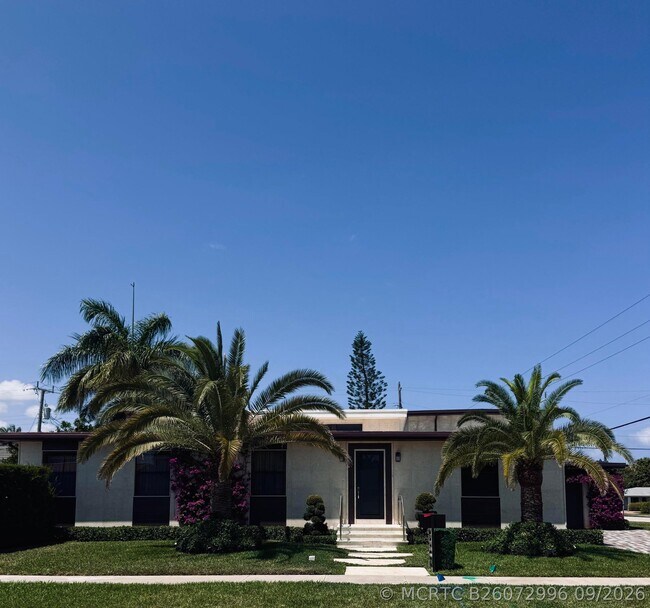 Building Photo - 301 Palmetto St