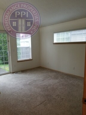 Foto del edificio - Single Level Family Home in Troutdale. Pet...