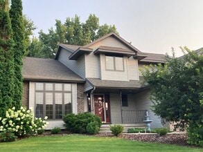 Building Photo - 1815 Essex Dr