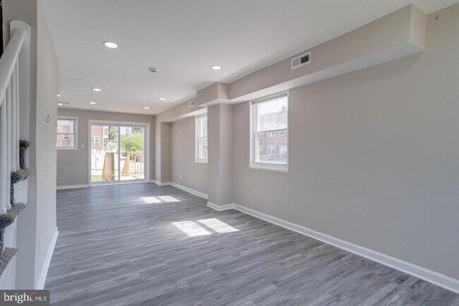 Building Photo - 4100 Colborne Rd