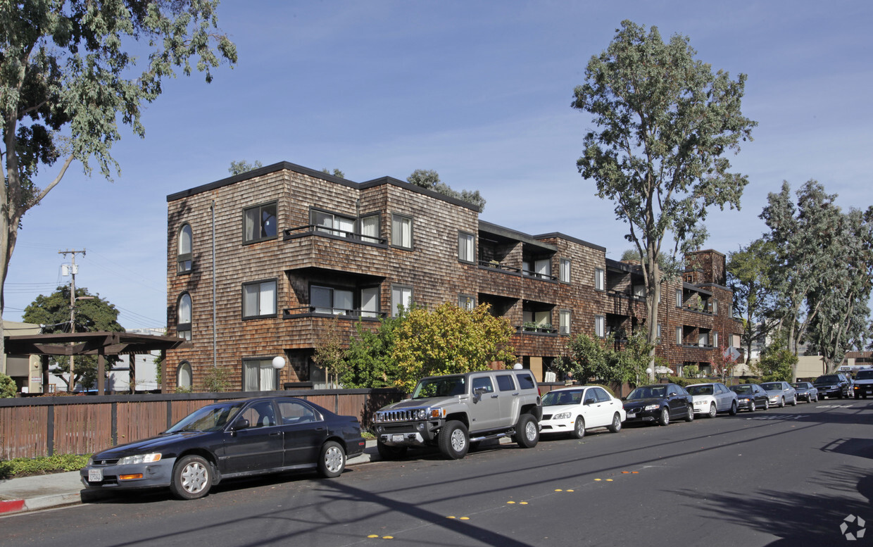 Primary Photo - Redwood City Commons Apartments