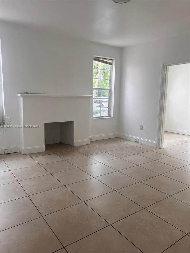 Foto del edificio - 143 NE 43rd St