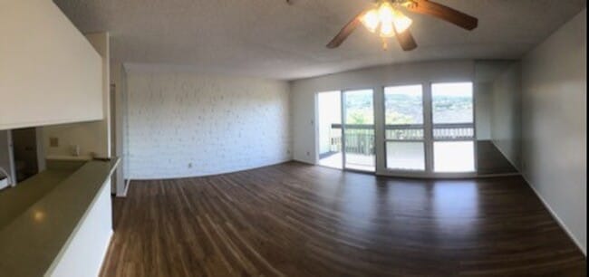 Building Photo - Hillside Terrace - Spacious 3 Bed, 2.5 Bat...