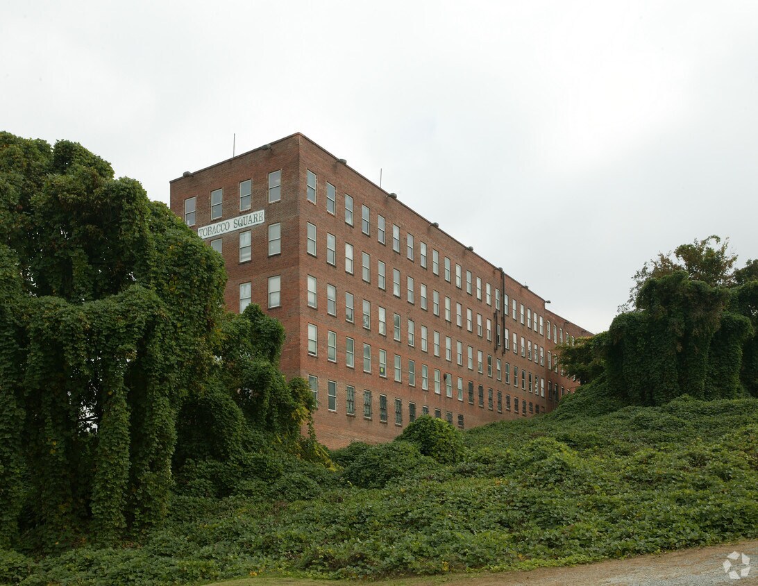 Building Photo - 836 Oak Lofts