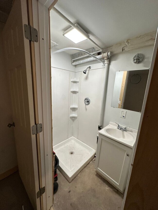 Foto del edificio - 2500 W Fond du Lac Ave