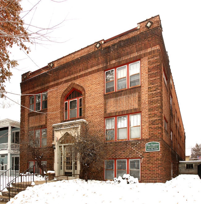 Building Photo - 935 Goodrich Ave