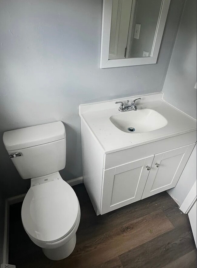 Building Photo - Charlotte's Crossing 74