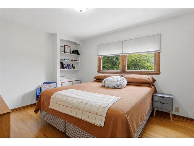 Foto del edificio - 3308 Roosevelt Ct NE