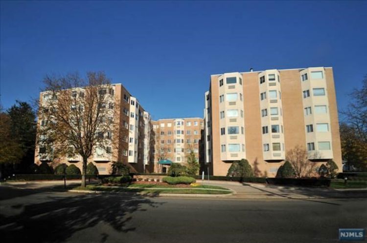 Primary Photo - 290 Anderson St