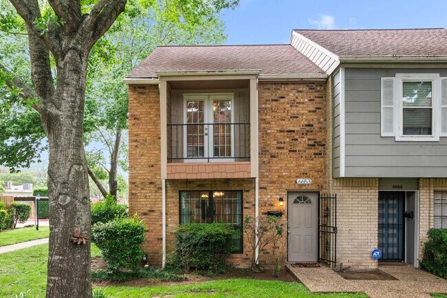 Foto del edificio - 6653 Wanda Ln