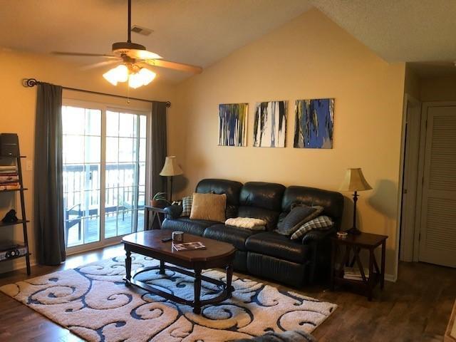 Foto del edificio - 21 N Cedar Lake Dr W