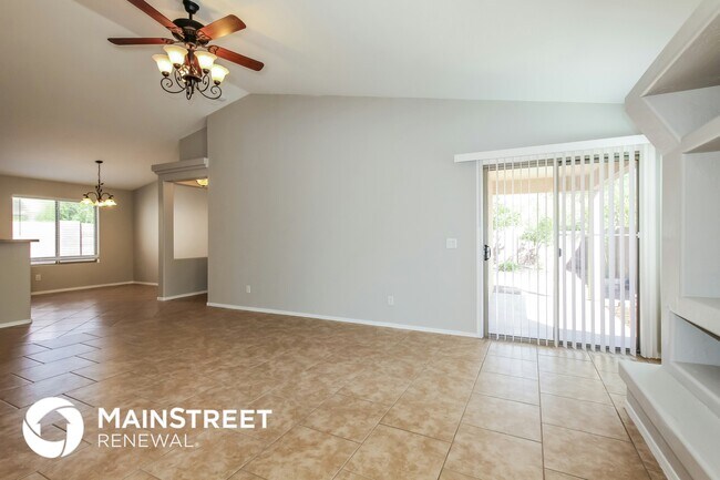 Building Photo - 14821 N 129th Dr