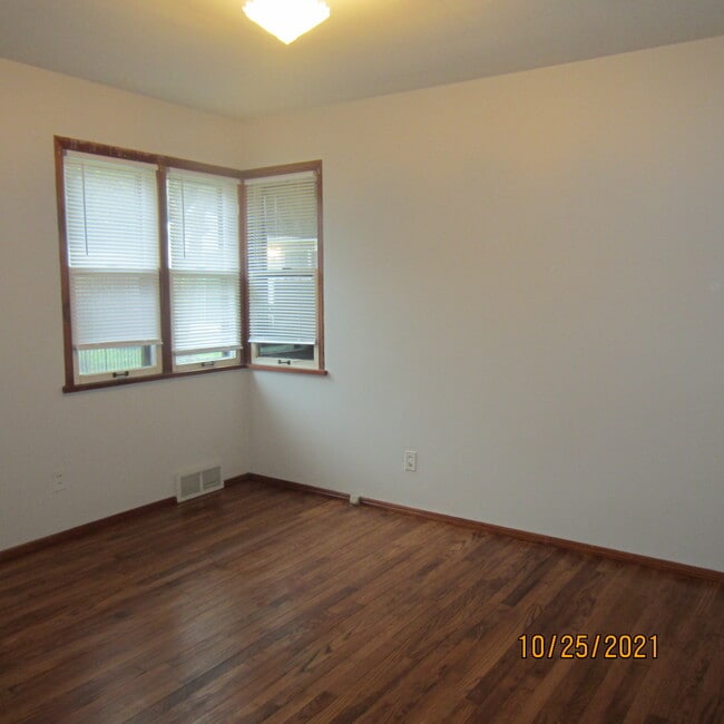 Building Photo - 727 McKinley St