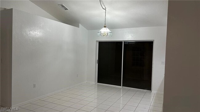 Building Photo - 701 Arianne Ct