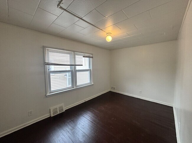 Foto del edificio - 15785 Pinehurst St
