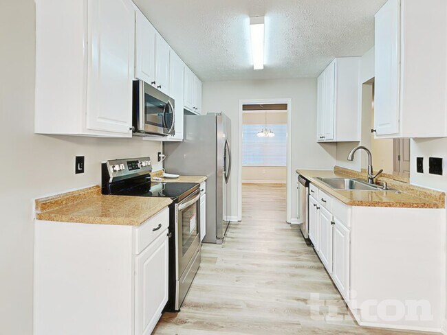 Foto del edificio - 132 Diamond Ct