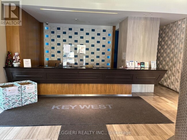 Photo du bâtiment - 36 Park Lawn Rd