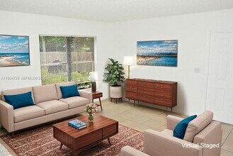 Building Photo - 1100 SW 4th Ave