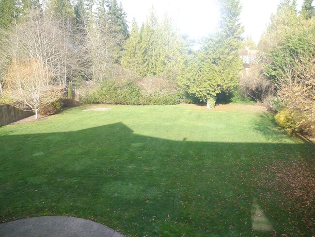 Building Photo - Beautiful home in quiet Puyallup neighborhood