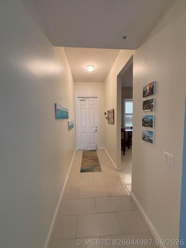Building Photo - 29 Harbour Isle Dr W