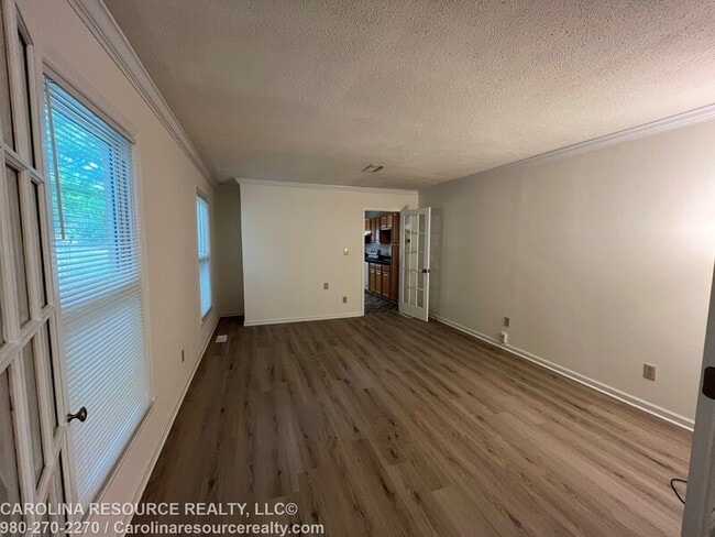 Foto del edificio - 4535 Dawnwood Dr