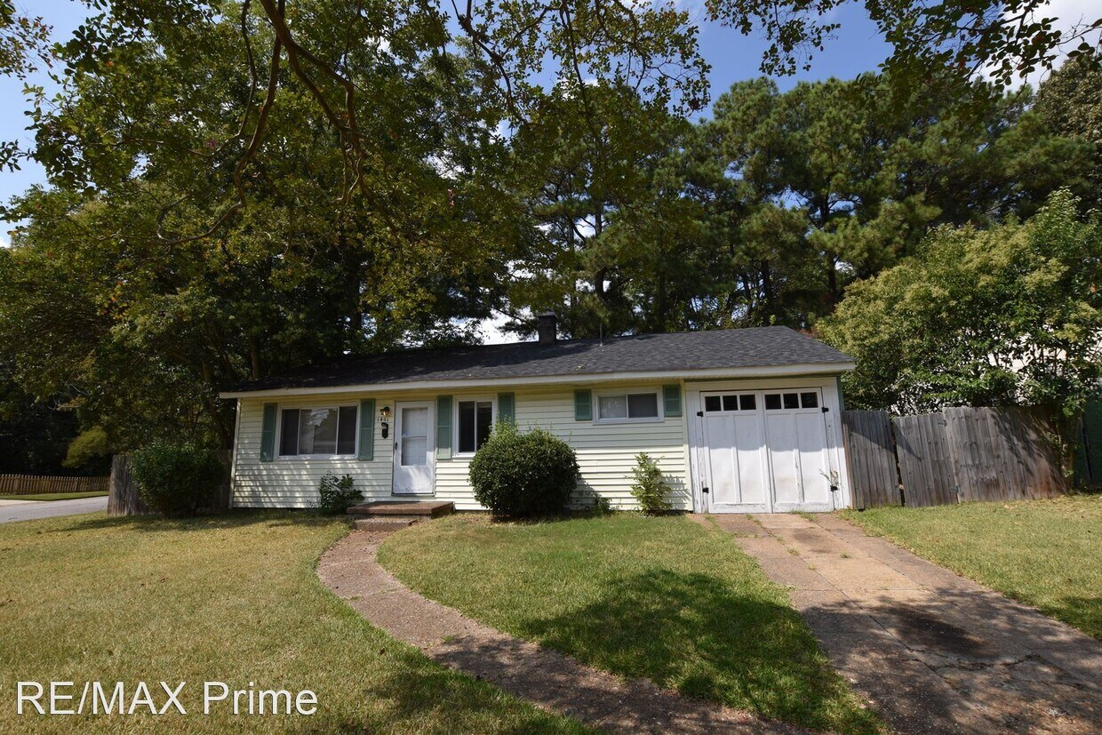 3 br, 1 bath House 1401 River Oaks Dr. House Rental in Norfolk, VA