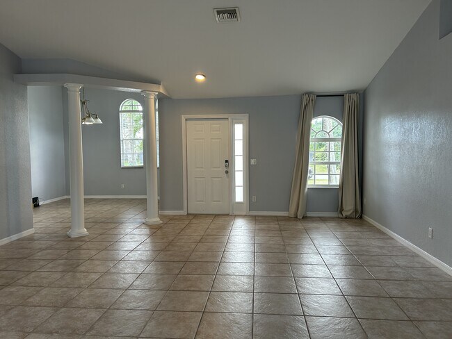 Foto del edificio - 1321 SW 25th St