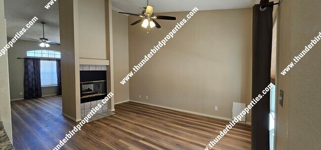 Building Photo - Charming NW 4 Bedroom Home