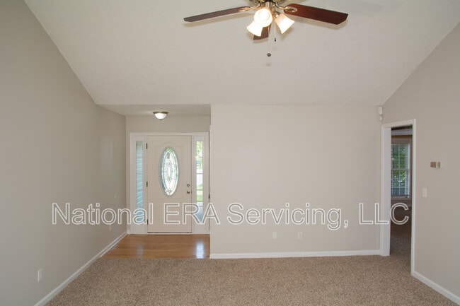 Building Photo - 105 Stoneybrook Dr