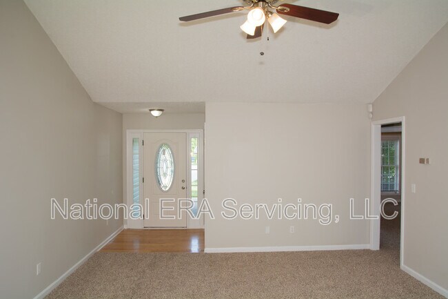 Foto del edificio - 105 Stoneybrook Dr