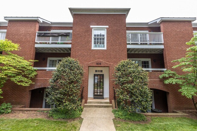 Building Photo - 806 E Jefferson St