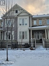 Building Photo - 7 Dawn Ln