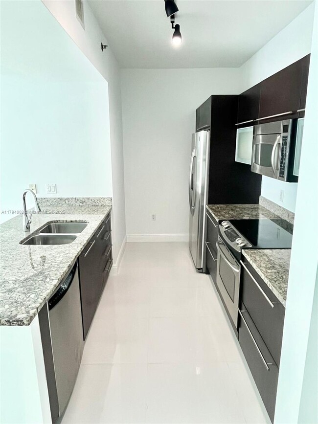 Foto del edificio - 950 Brickell Bay Dr