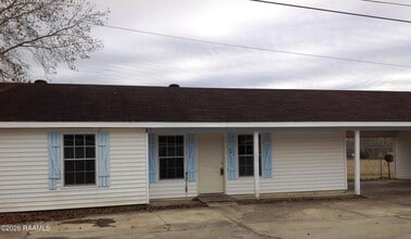 Building Photo - 706 Picard Rd