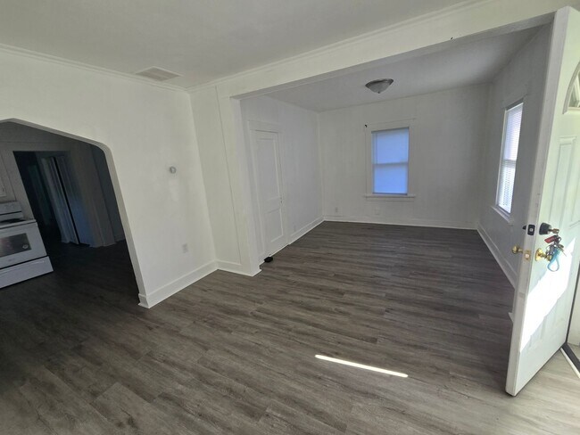 Foto del edificio - Adorable 3 bed 1 bath house! Spacious unit!