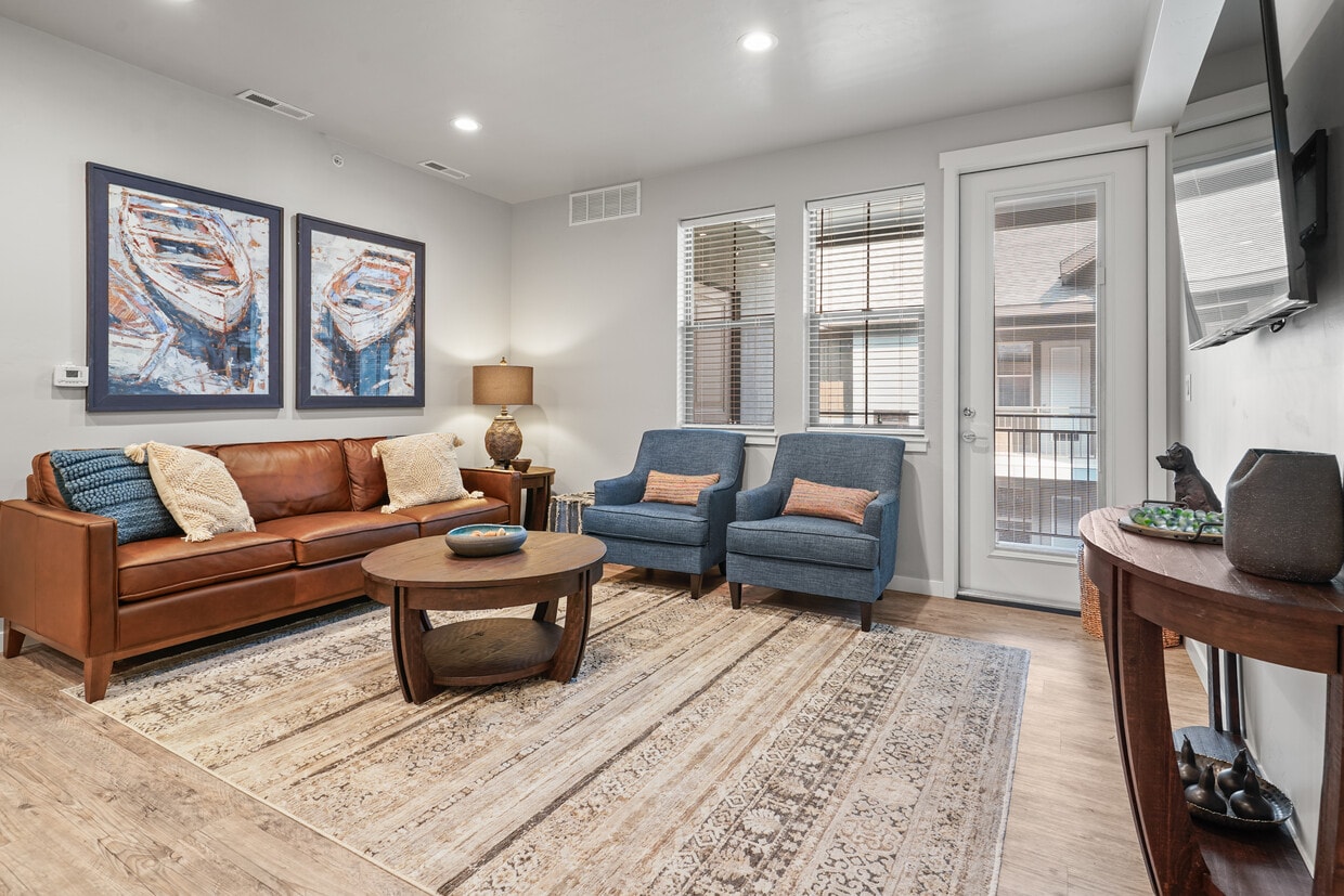 Primary Photo - Sparrow Hill