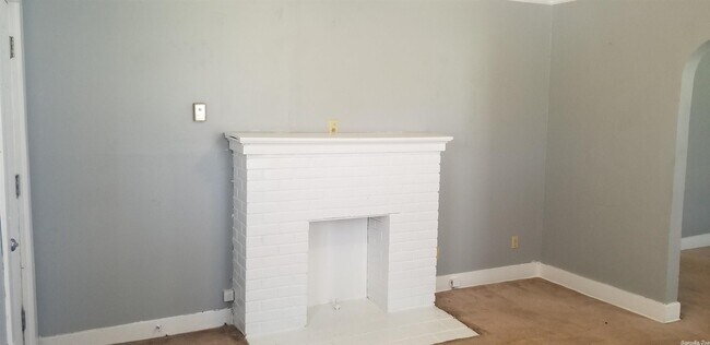 Building Photo - 2123 N Magnolia St