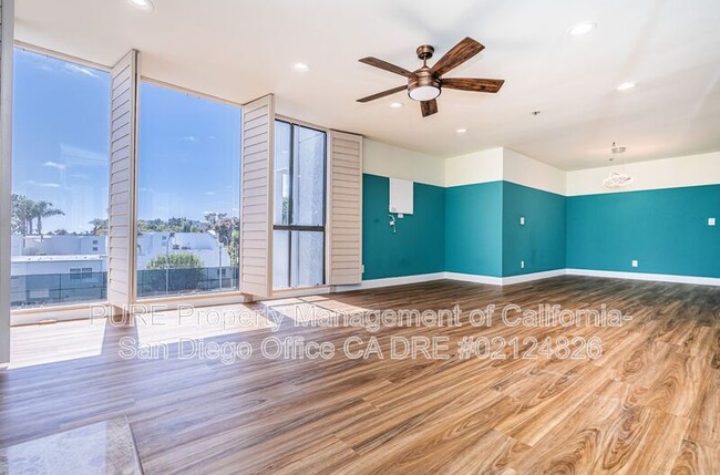 Building Photo - 1335 La Palma St