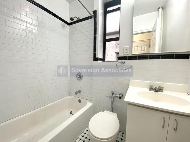 Foto del edificio - 0 bedroom in New York NY 10032