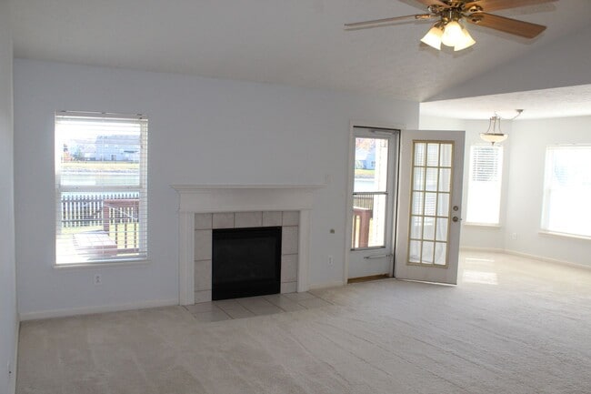 Building Photo - Beautiful Ranch Home in Brownsburg!